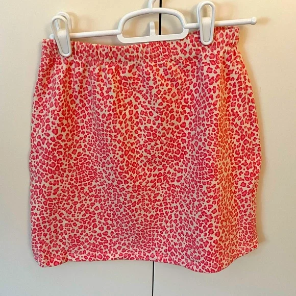 Brandy Melville skirt - Picture 2 of 3